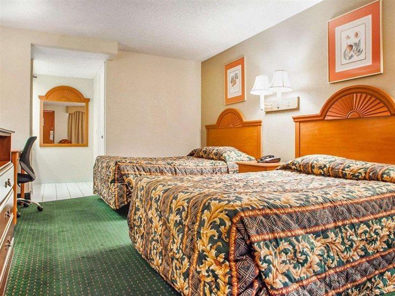 Rodeway Inn Mount Laurel Hwy 73 Esterno foto