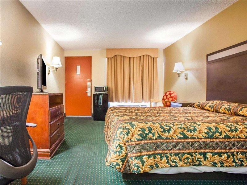 Rodeway Inn Mount Laurel Hwy 73 Esterno foto